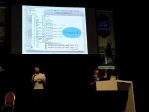 Vortrag von Franziska Hinkelmann über V8 Optimierung am JS Kongress 2016 in München, Deutschland
